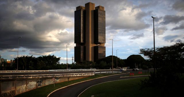 Carta do economista: crescimento nos EUA e Europa e inflação em alta no Brasil